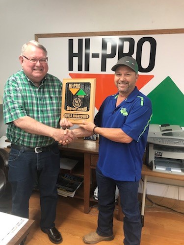 Doyle Hightower accepts his award